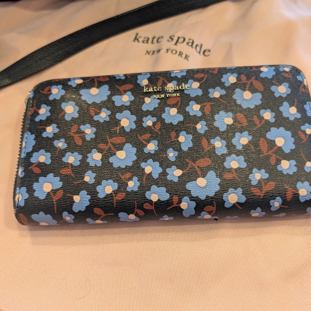 ✨ Kate Spade ♠️ - Picture 2 of 10